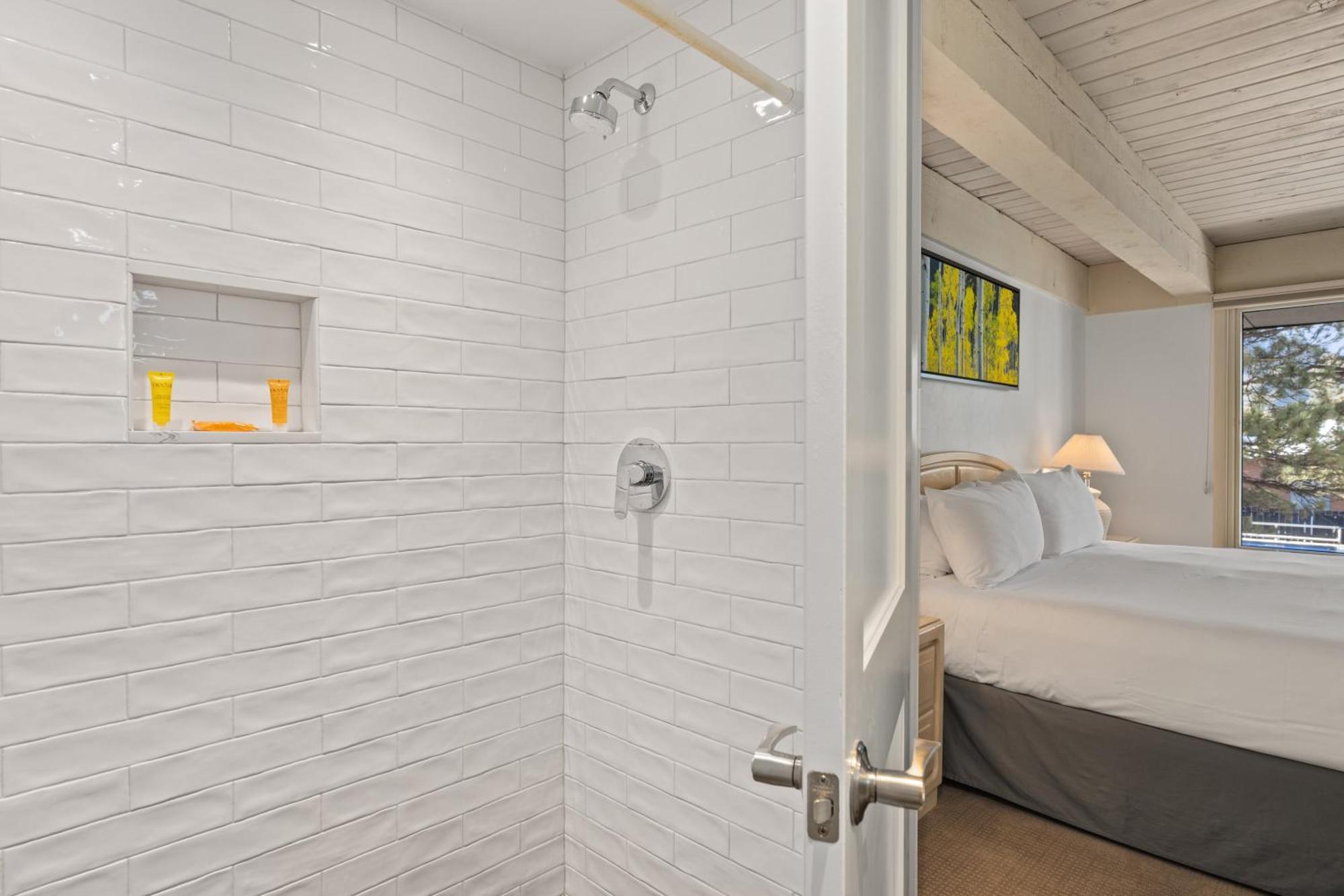 Chateau Roaring Fork 7, Deluxe Overlooking The River, Four Blocks To Downtown *