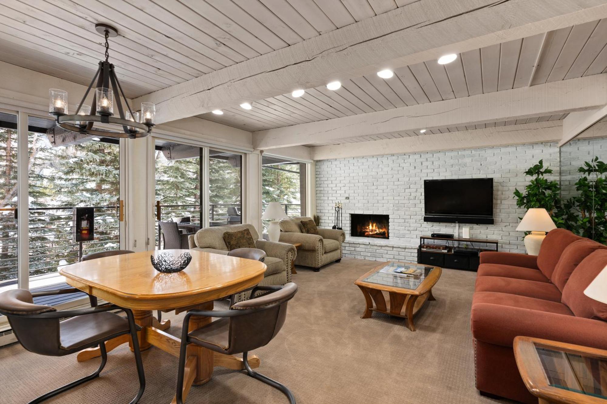 Chateau Roaring Fork 7, Deluxe Overlooking The River, Four Blocks To Downtown * Aspen