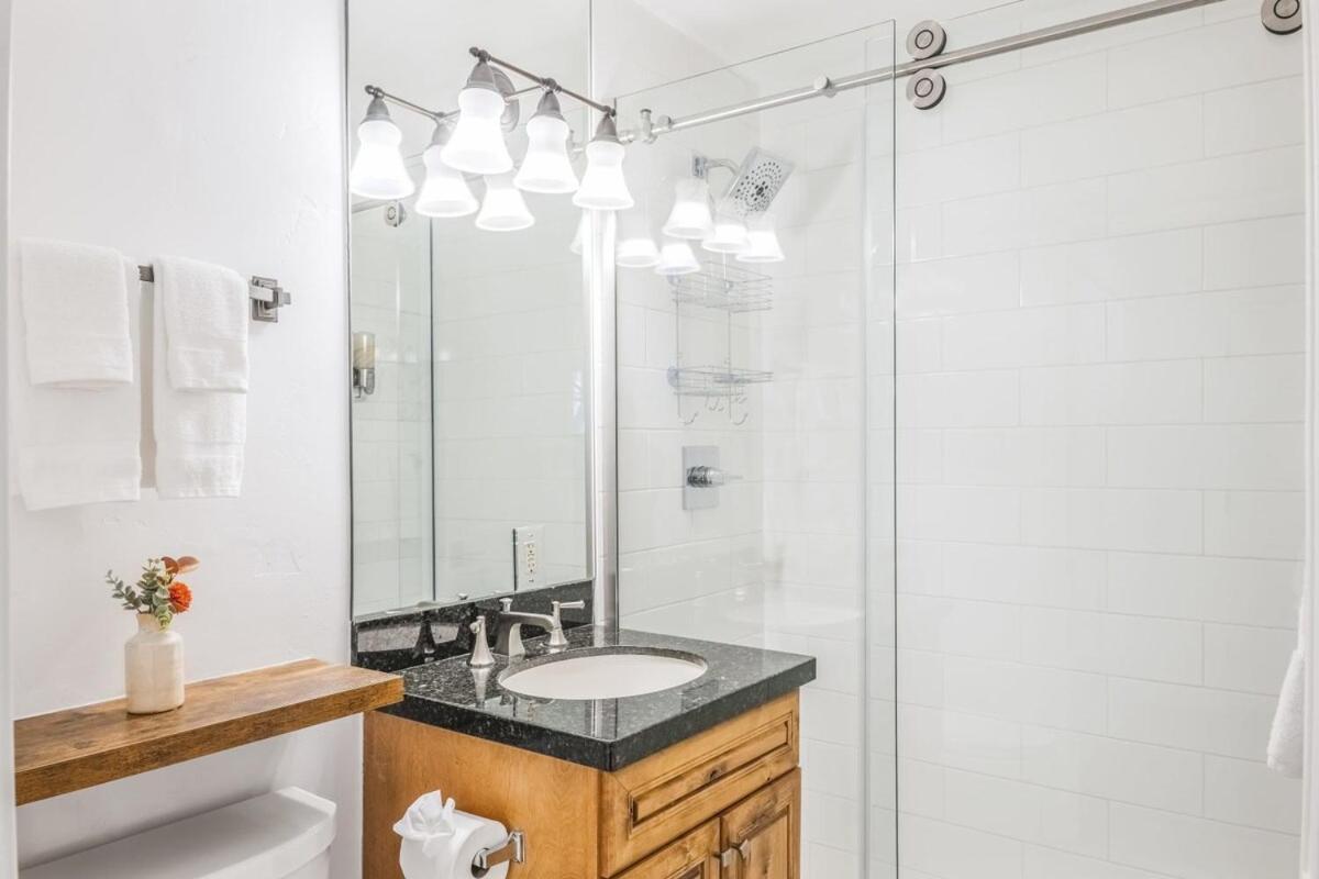 Apartment New Listing 3br 3ba - Steps To Gondola