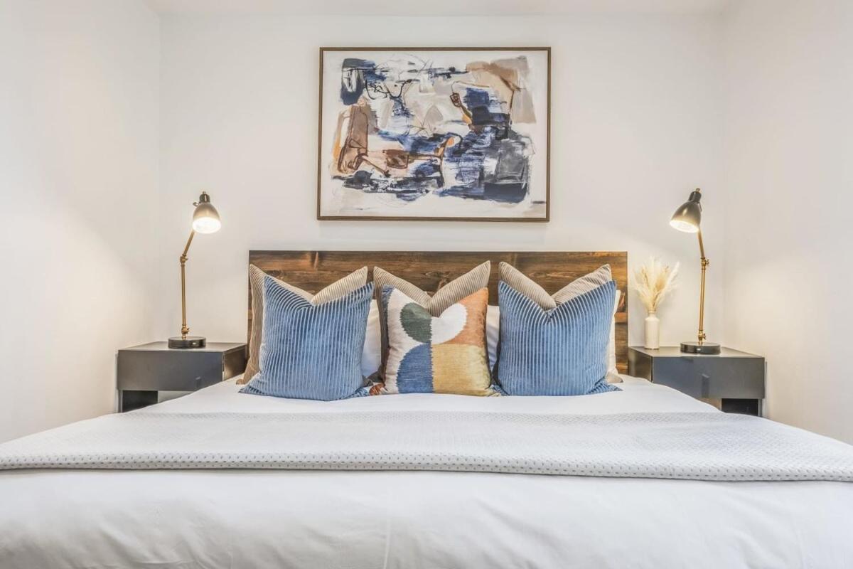 Apartment New Listing 3br 3ba - Steps To Gondola