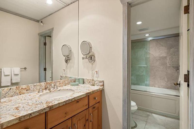 In, Out 3 Bedroom With Mountain Views, Heated Pool, And Hot Tub Access Apartment Aspen