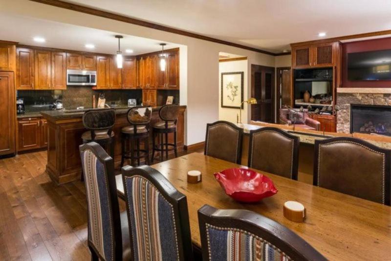 Aspen Ritz-Carlton 2 Bedroom Ski In, Ski Out Residence Apartment Aspen