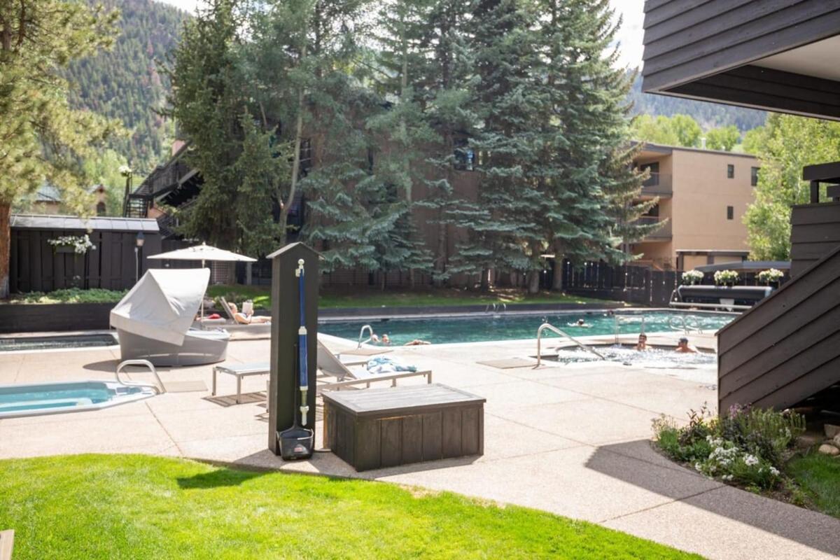 Fully Renovated 2 Bedroom On River With Pool - Walk To Town!