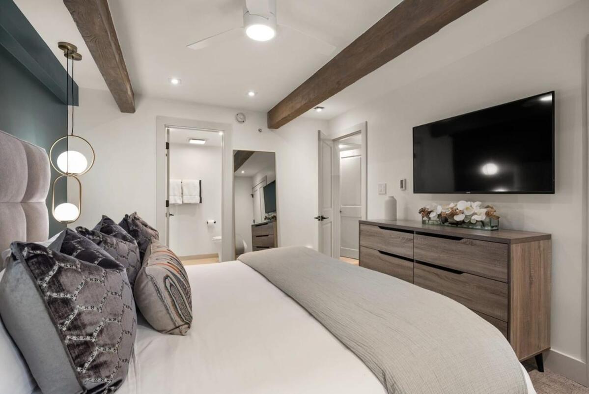 Fully Renovated 2 Bedroom On River With Pool - Walk To Town! * Aspen