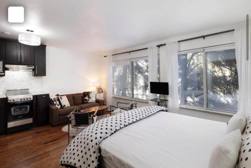 Perfect Inside Downtown Location! Romantic 1300 Ft, 4 Blocks Or 396 M, To Ajax Or Mountain Apartment *