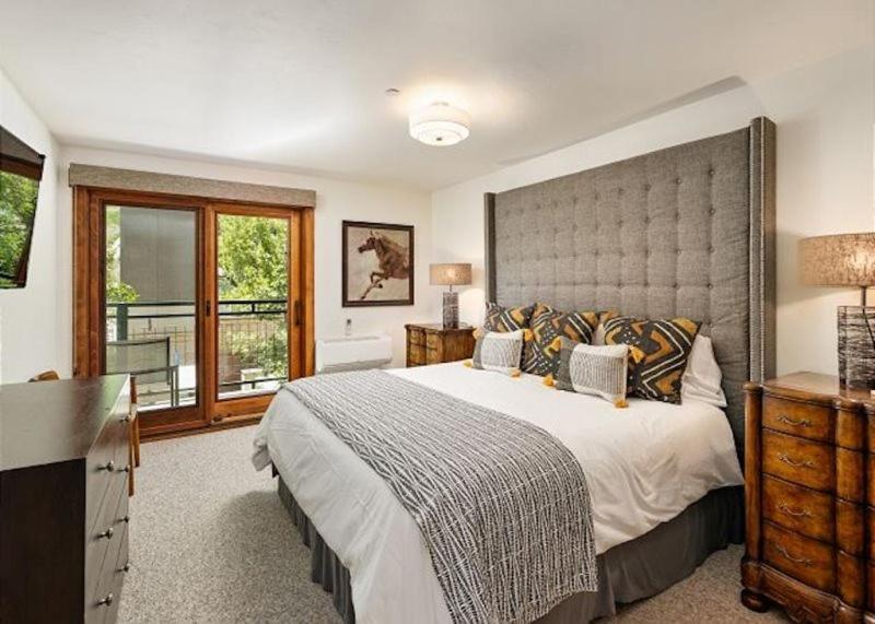 3 Bedroom Premier Vacation In Heart Of Downtown - Walk To Gondola! Apartment Aspen