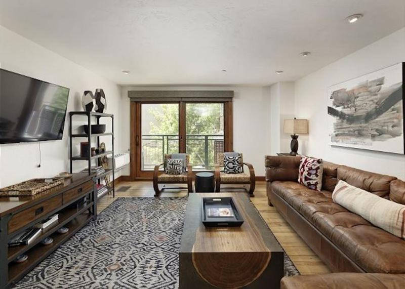 3 Bedroom Premier Vacation In Heart Of Downtown - Walk To Gondola! Apartment Aspen