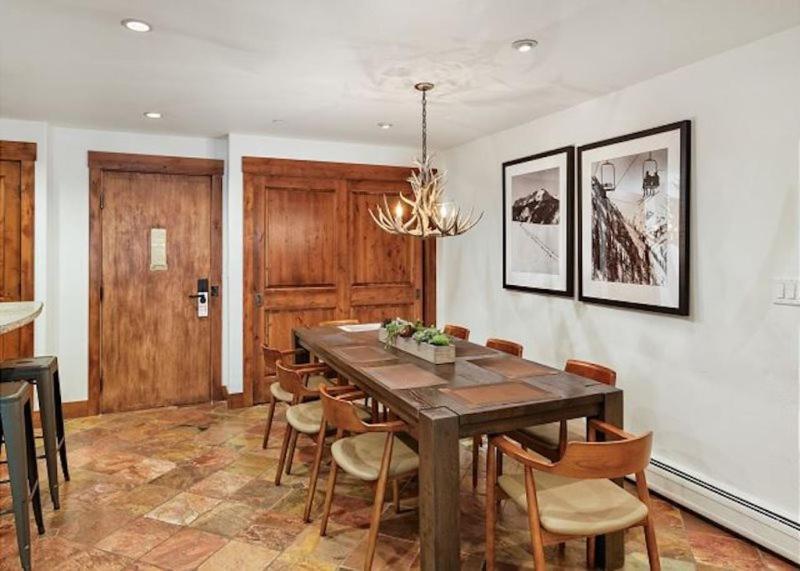 Apartment 3 Bedroom Premier Vacation In Heart Of Downtown - Walk To Gondola! Aspen
