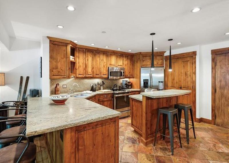 3 Bedroom Premier Vacation In Heart Of Downtown - Walk To Gondola! * Aspen