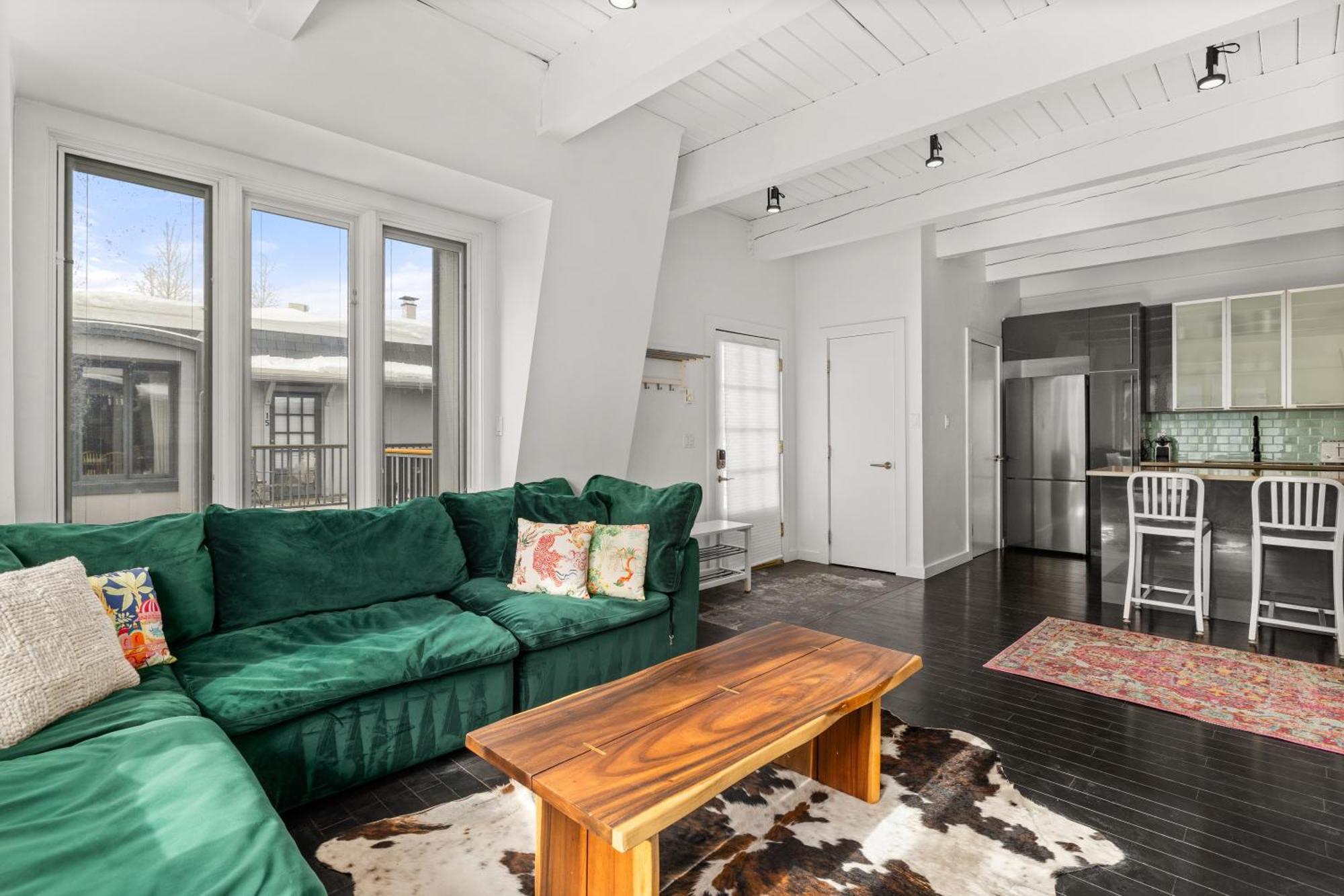 Chateau Dumont Unit 21, Fully Renovated Floor Condo, Downtown Aspen, Panoramic Mountain Views * Aspen