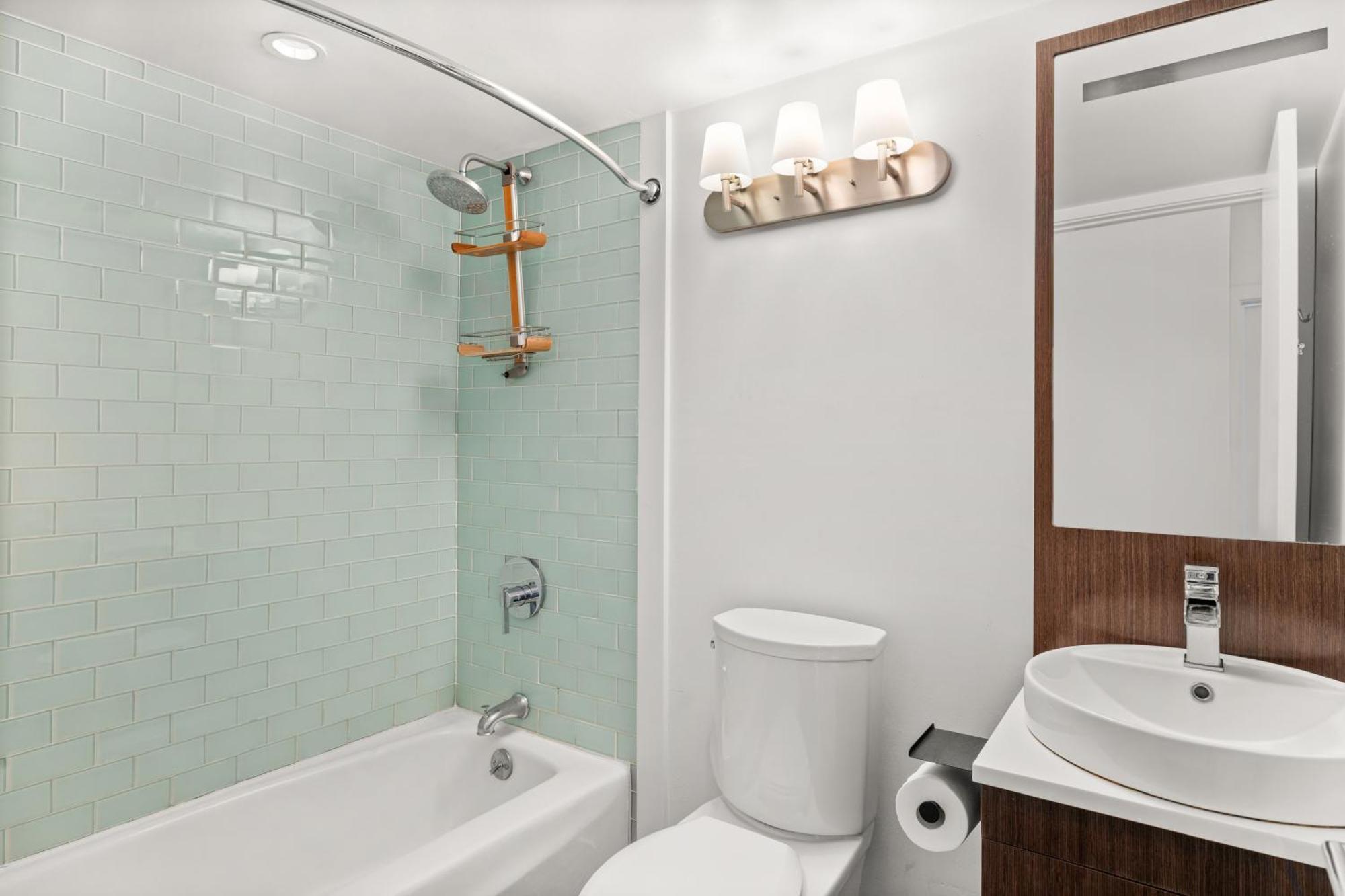 Chateau Dumont Unit 21, Fully Renovated Floor Condo, Downtown Aspen, Panoramic Mountain Views Holiday home Aspen