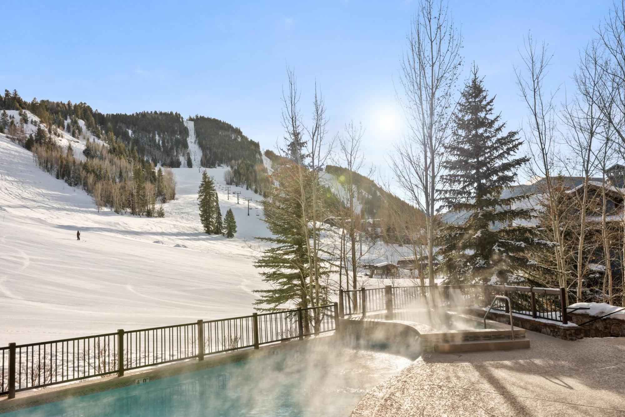 The Ritz-carlton Club, Two-bedroom Wr 2406, Ski-in & Ski-out In Highlands Aspen