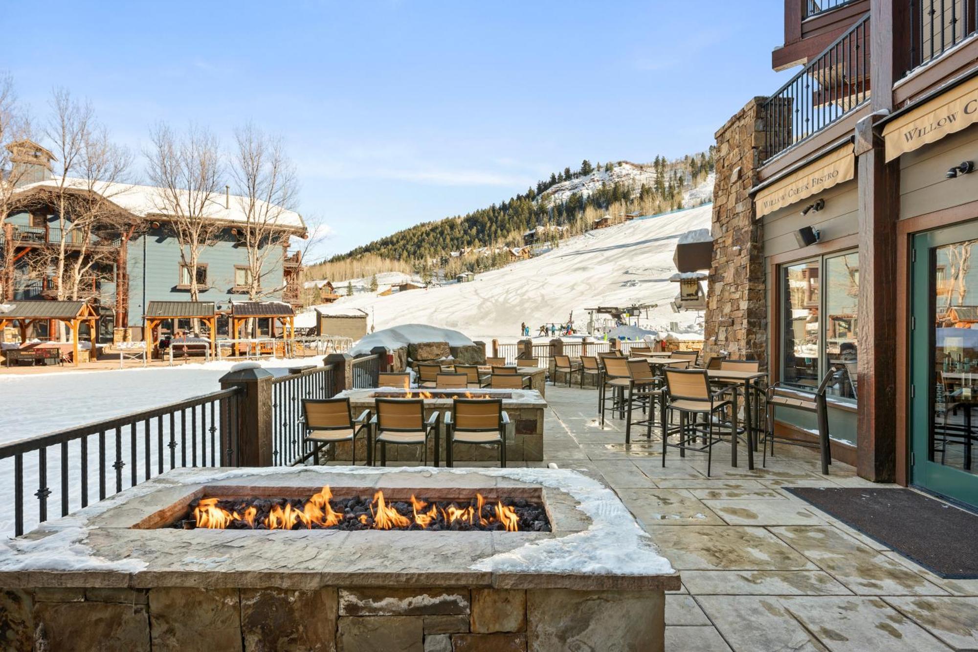 The Ritz-carlton, 2 Bedroom 8404 W/ Courtyard View, Ski-in/ski-out In Highlands Holiday home *