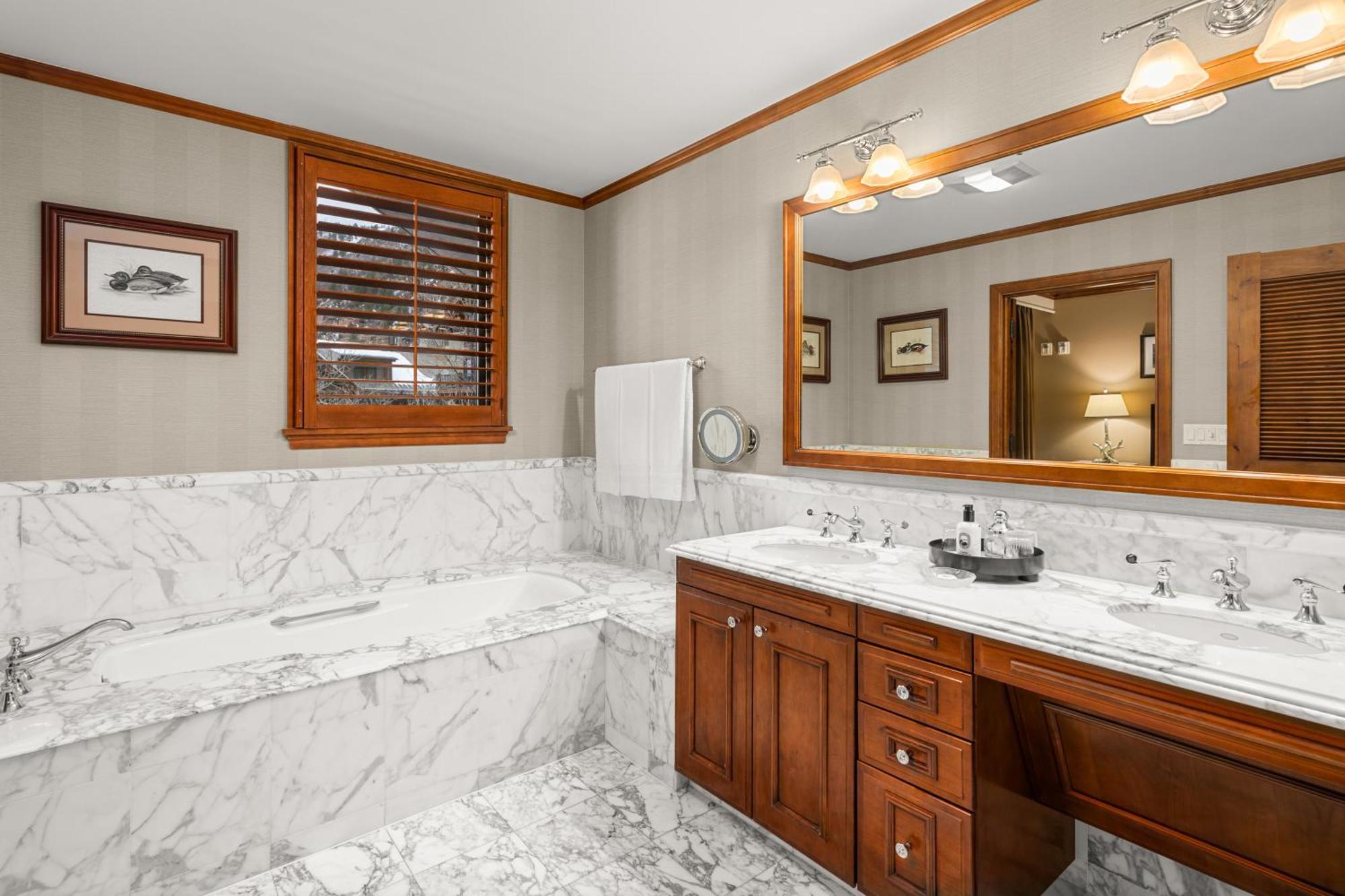 The Ritz-carlton Club, Two-bedroom Wr 2406, Ski-in & Ski-out In Highlands Holiday home Aspen