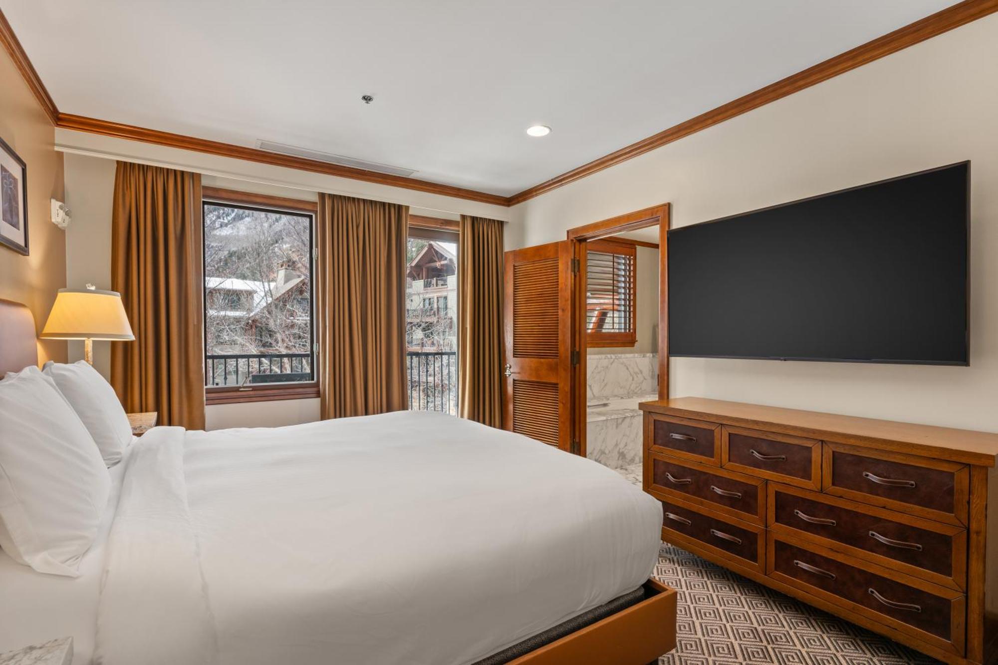 The Ritz-carlton Club, Two-bedroom Wr 2406, Ski-in & Ski-out In Highlands