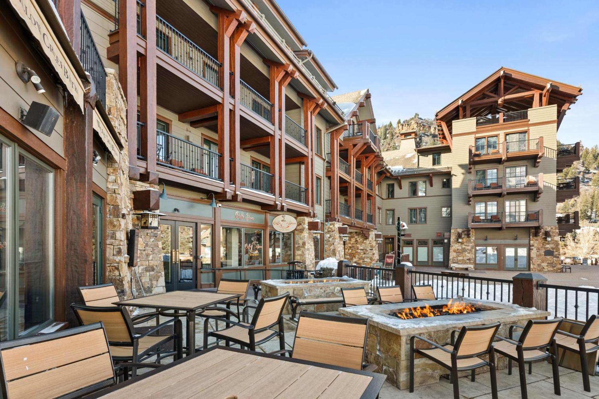 The Ritz-carlton, 2 Bedroom 8404 W/ Courtyard View, Ski-in/ski-out In Highlands *