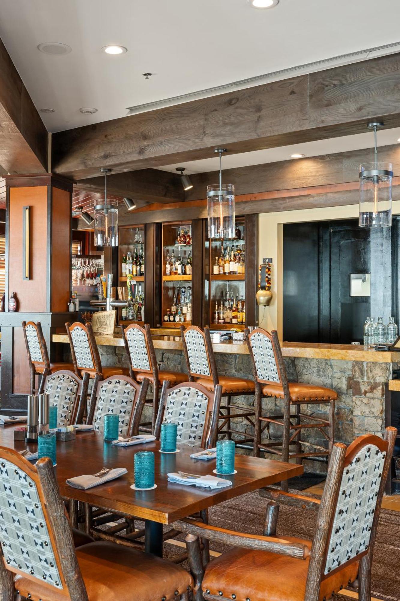 The Ritz-carlton, 2 Bedroom 8404 W/ Courtyard View, Ski-in/ski-out In Highlands * Aspen