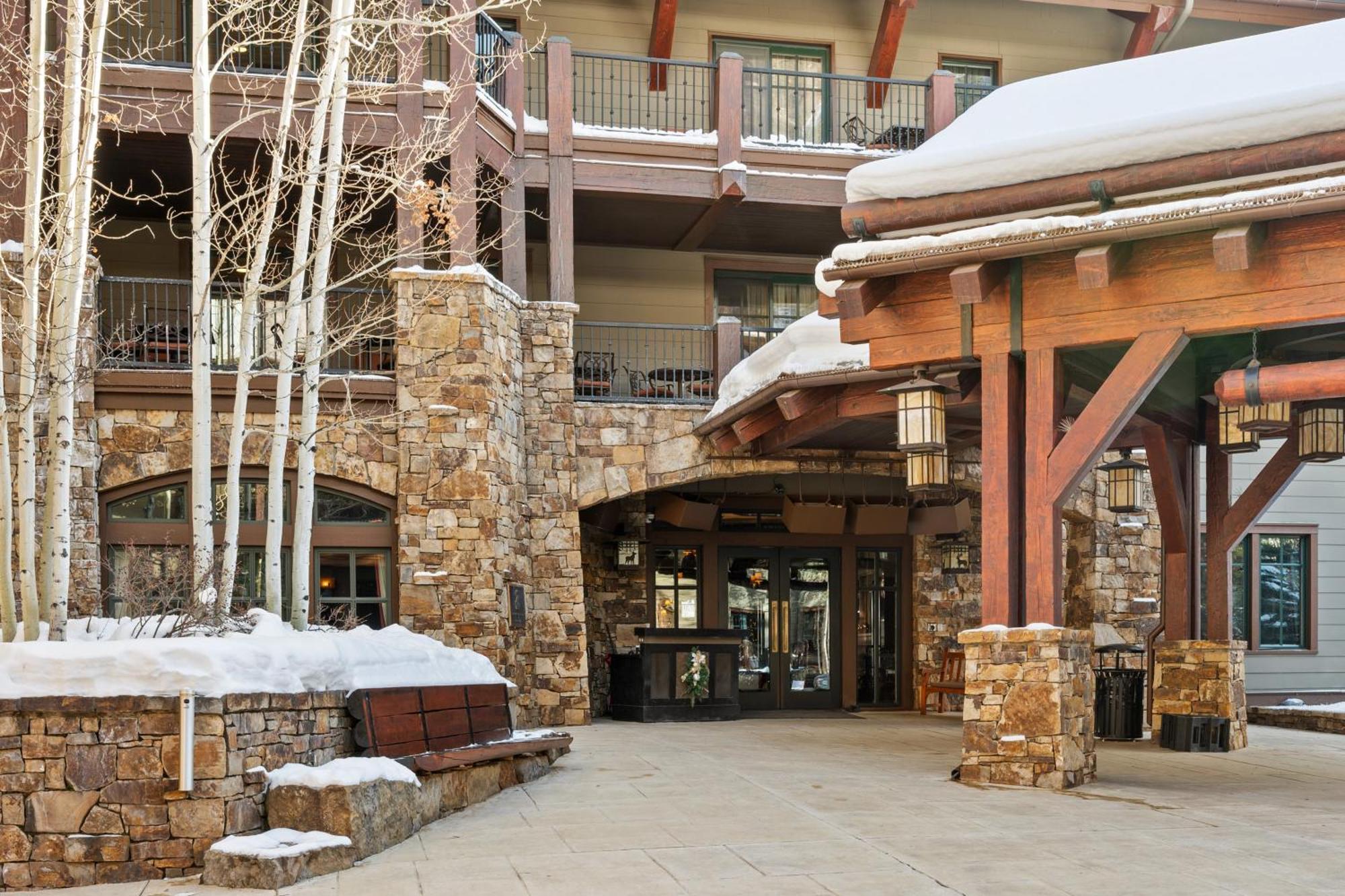 The Ritz-carlton, 2 Bedroom 8404 W/ Courtyard View, Ski-in/ski-out In Highlands