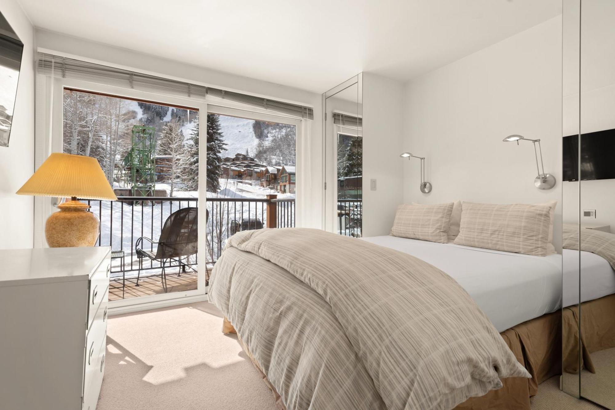 Southpoint 2d, Prime Access To Mountain, 2 Bed - 2 Bath With Stunning Mountain Views Aspen