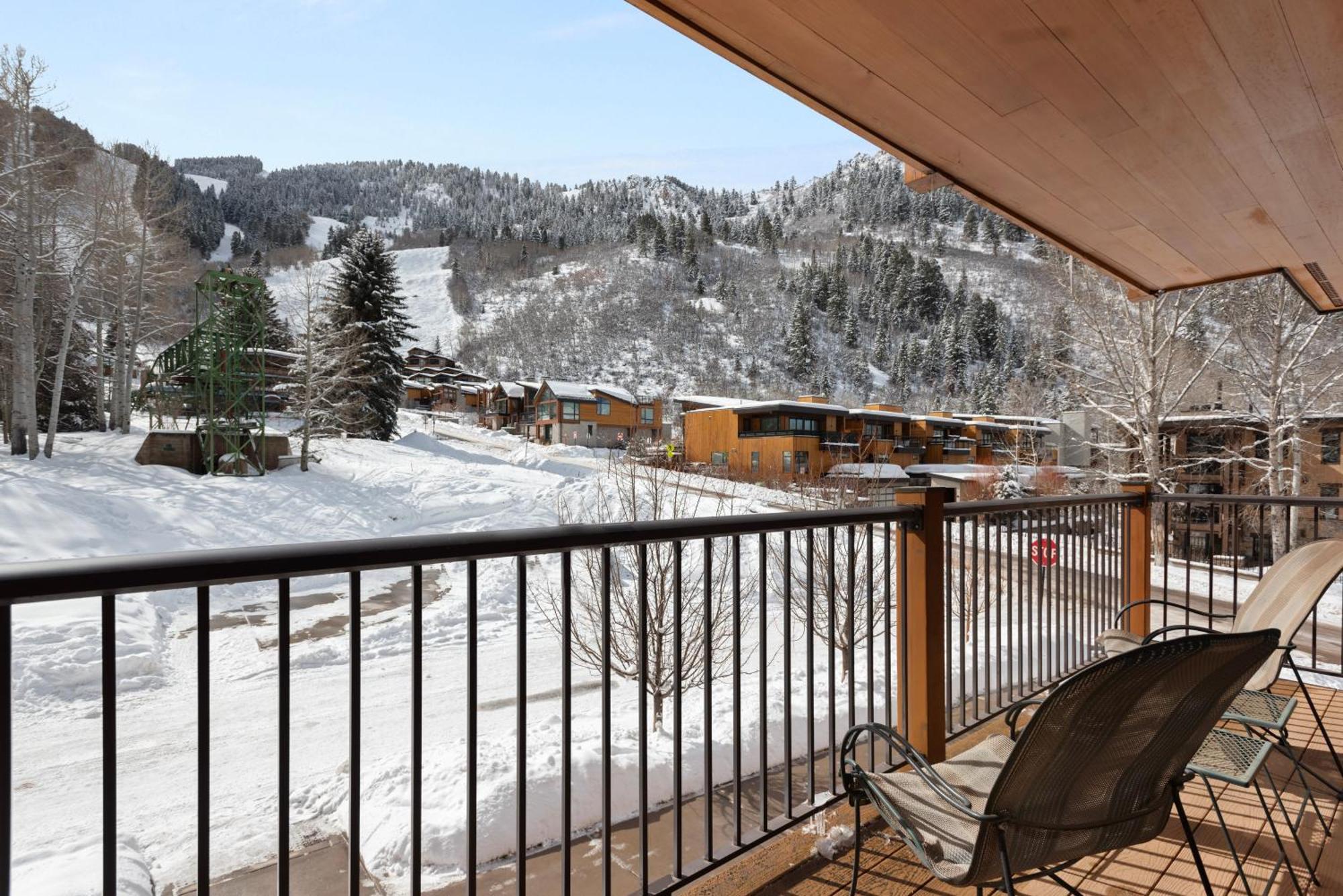 Southpoint 2d, Prime Access To Mountain, 2 Bed - 2 Bath With Stunning Mountain Views *