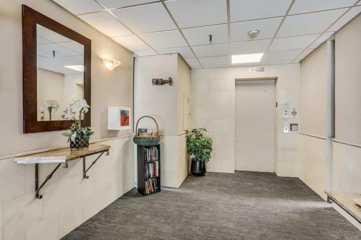 Apartment Renovated 2br - Walk To Gondola *