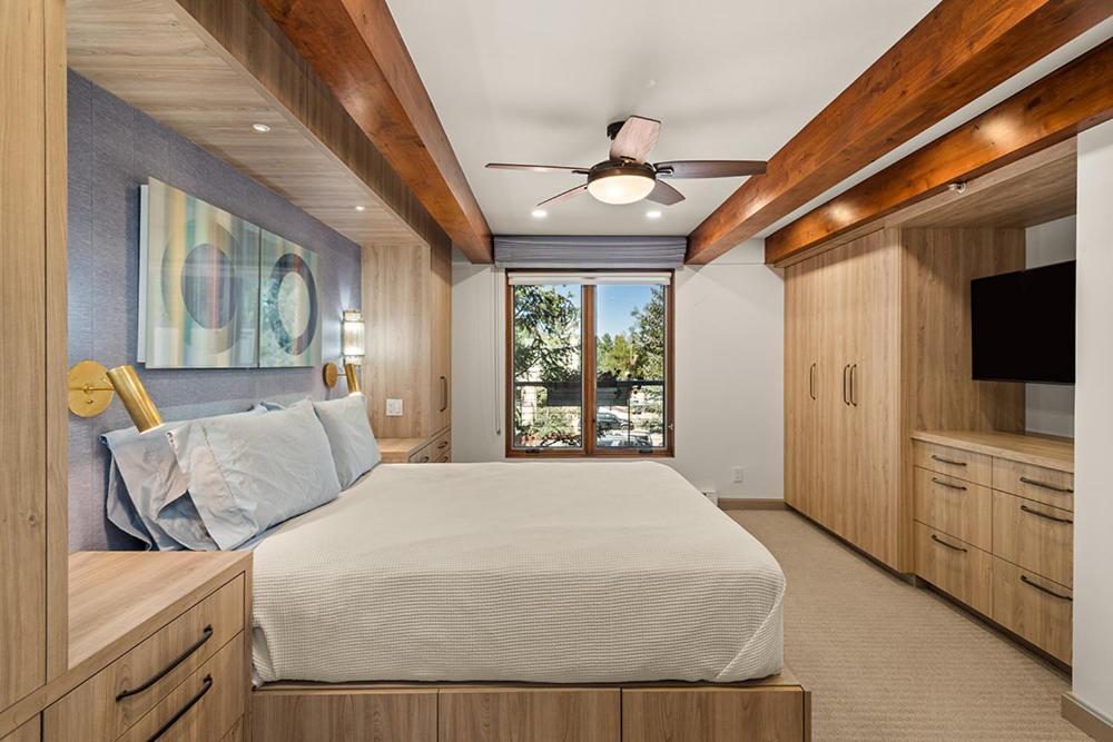 Chateau Eau Claire Unit 11 With River Views, Hot Tub, Pool, Fitness Center Access Holiday home *