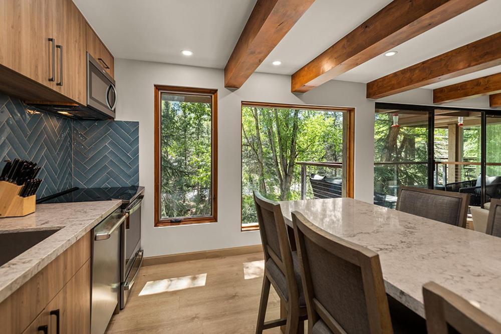Chateau Eau Claire Unit 11 With River Views, Hot Tub, Pool, Fitness Center Access *