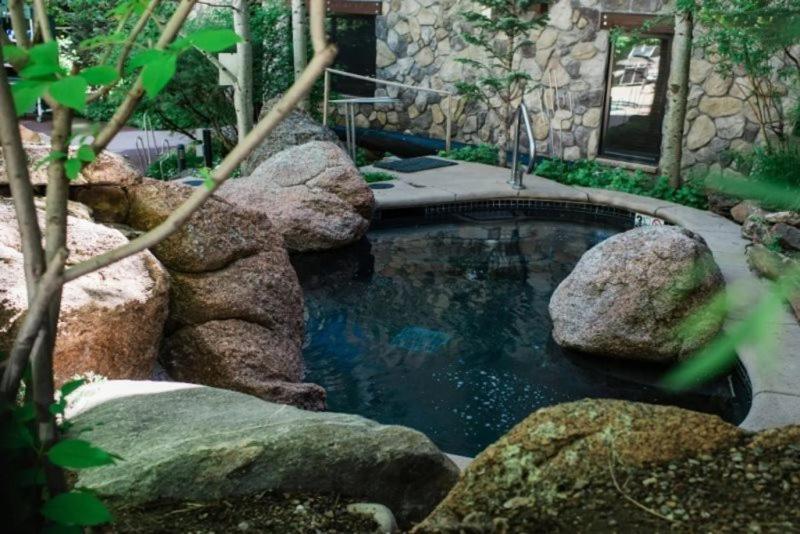 Apartment Comfortable 3br In Downtown Near Lift 1a With Pool Hot Tub!