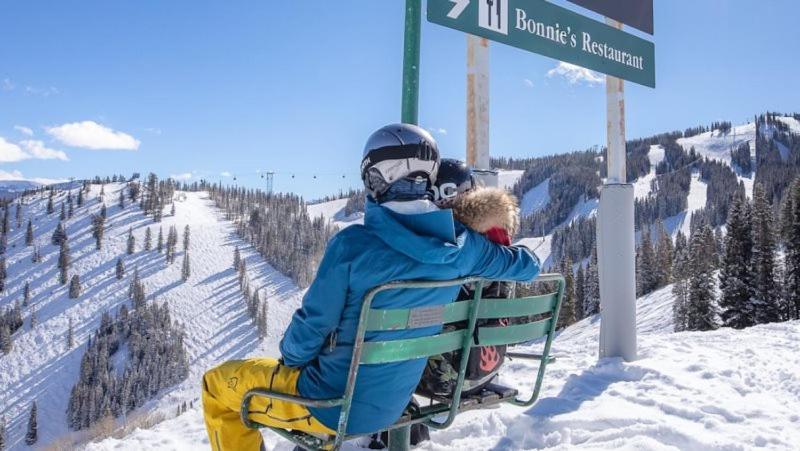Downtown 2 Bedroom Near Lift 1a W- Pool Hot Tub! * Aspen