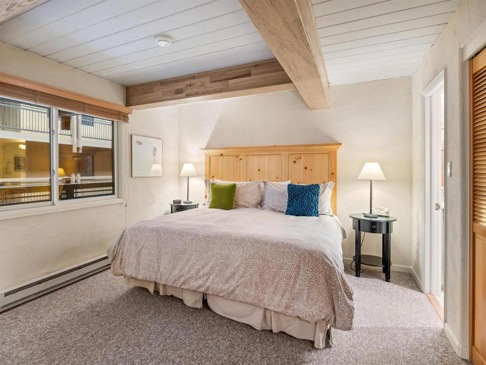 Comfortable 3br In Downtown Near Lift 1a With Pool Hot Tub! Apartment