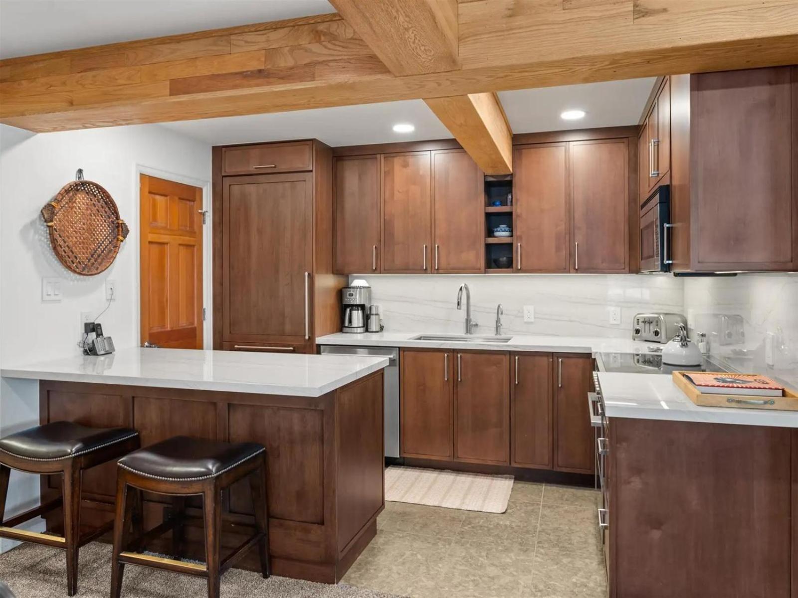 Comfortable 3br In Downtown Near Lift 1a With Pool Hot Tub! Aspen