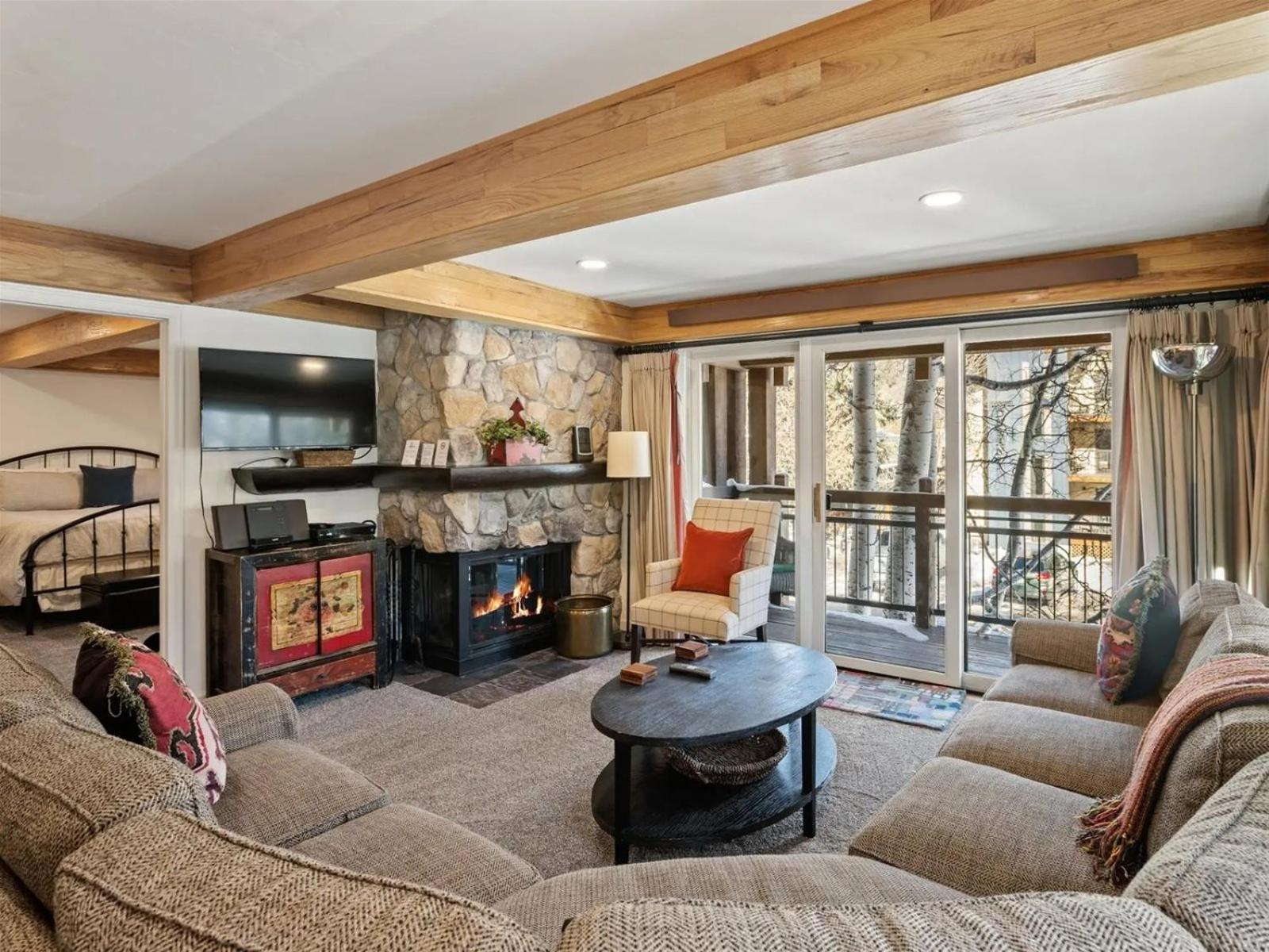 Comfortable 3br In Downtown Near Lift 1a With Pool Hot Tub! Apartment Aspen