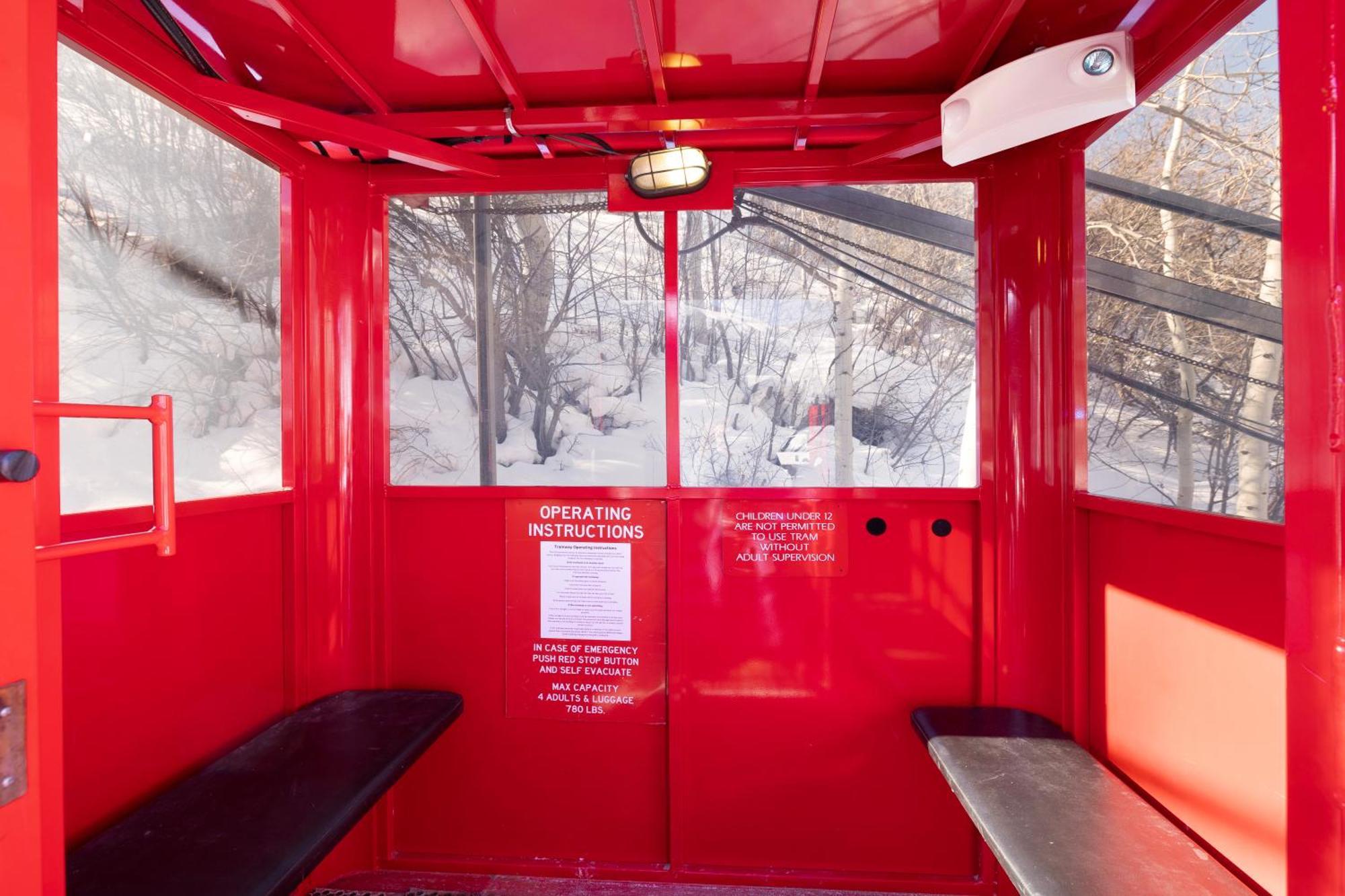 Shadow Mountain Unit 19, Charming Ski-in, Ski-out With Great Views And Pool Access Holiday home *