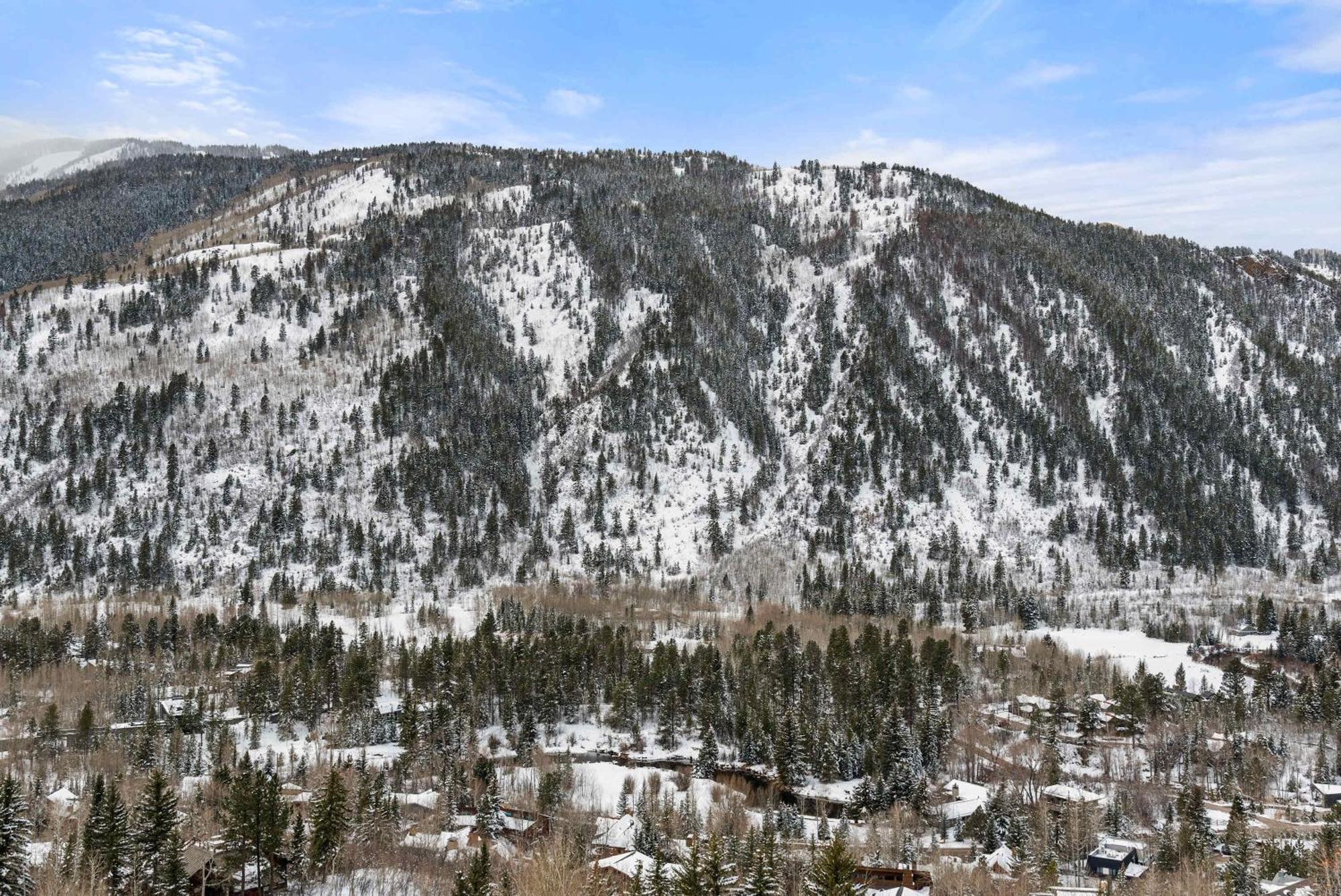 Mountain Summit Serenity Views Adventure Holiday home *
