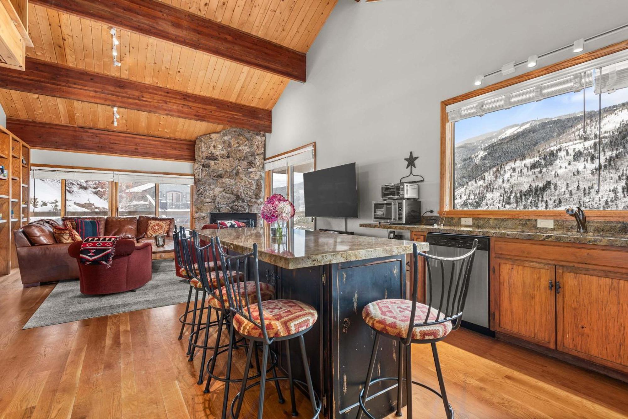 Mountain Summit Serenity Views Adventure * Aspen