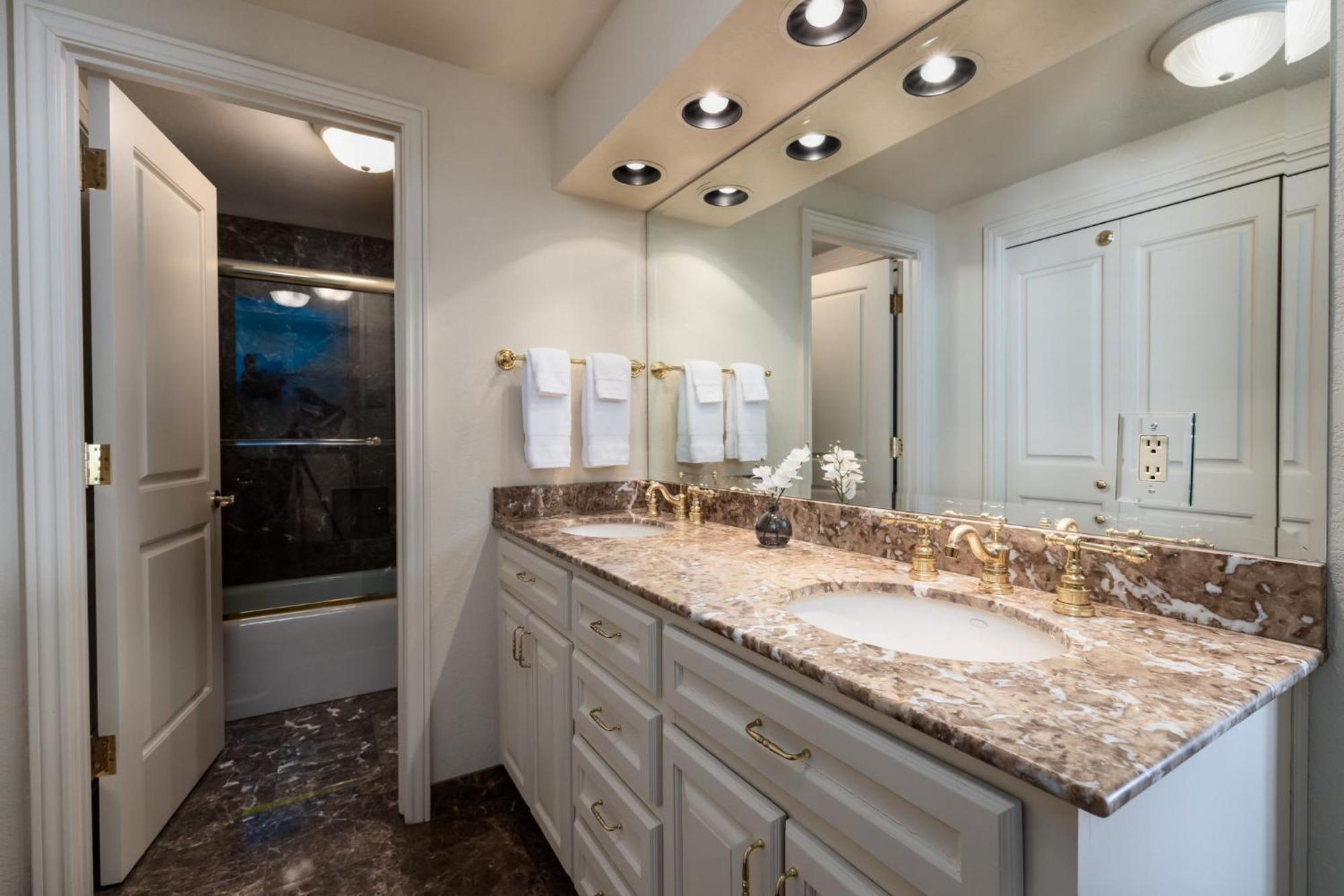 Oversized 3br - Prime Location Ac Unobstructed Views Holiday home Aspen