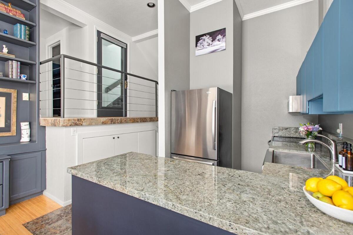 Sunlit 2 Bed 2 Bath Riverfront Apartment Aspen
