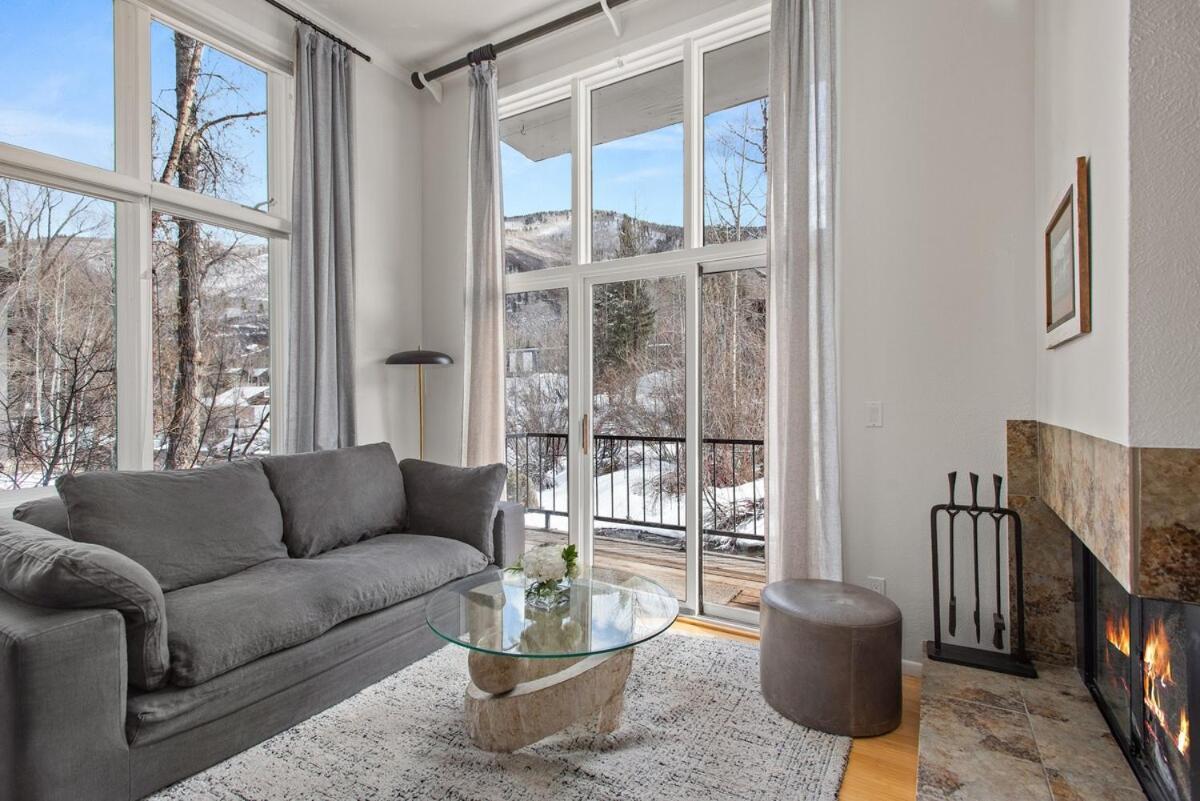 Apartment Sunlit 2 Bed 2 Bath Riverfront