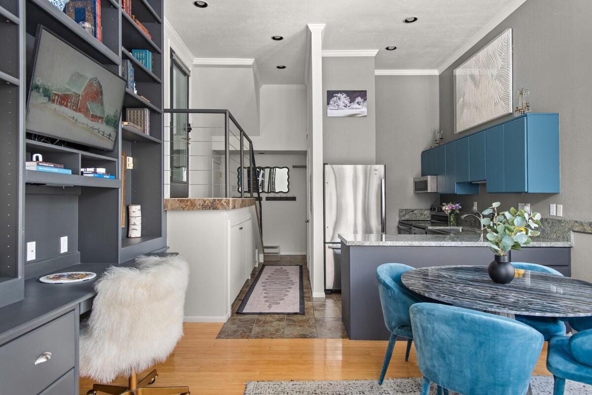 Sunlit 2 Bed 2 Bath Riverfront Apartment Aspen