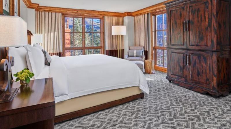 St Regis Club 3 Bedroom Apartment