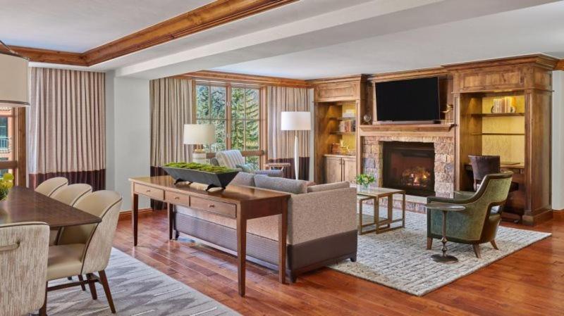 St Regis Club 3 Bedroom Apartment Aspen