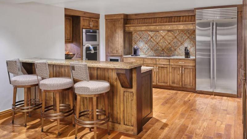 St Regis Club 3 Bedroom Apartment Aspen