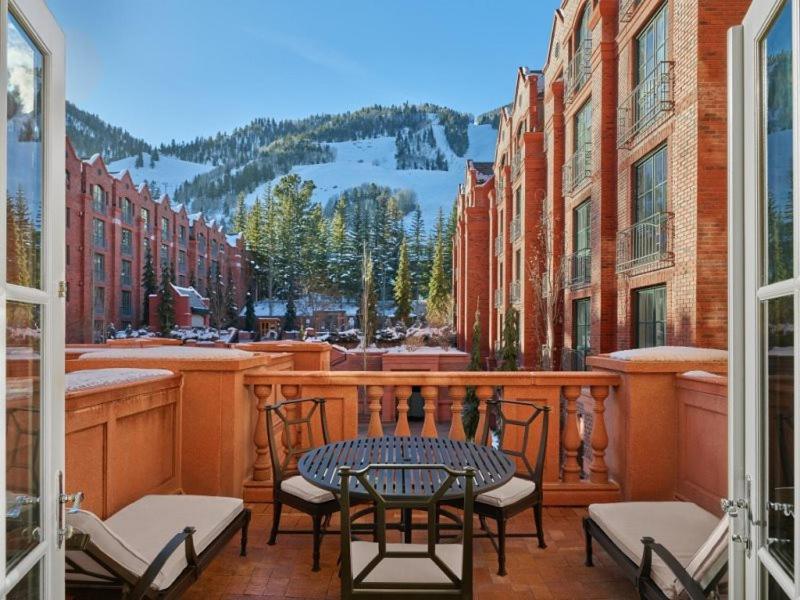 St, Regis 2 Bedroom Apartment