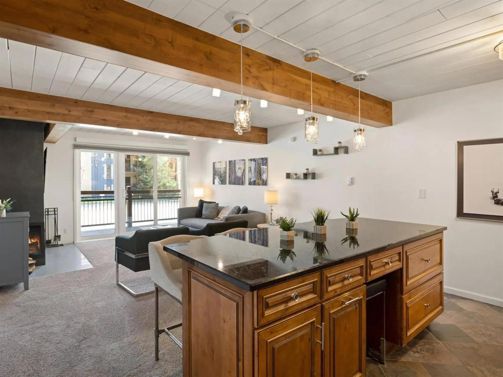 Apartment 2 Bedroom At Historic Lift 1a In Downtown *