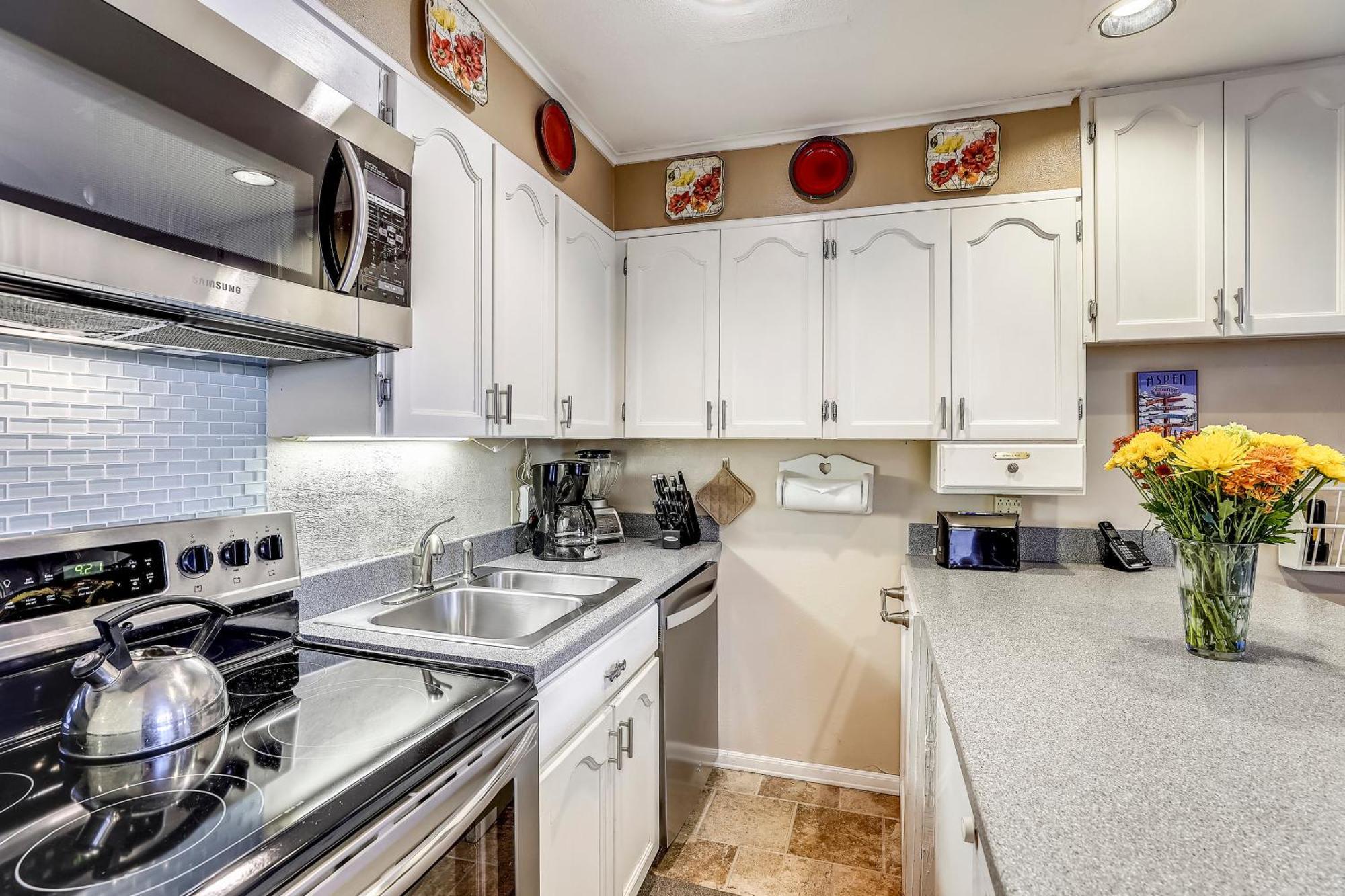 Core - Steps To Slopes & Dining Apartment Aspen