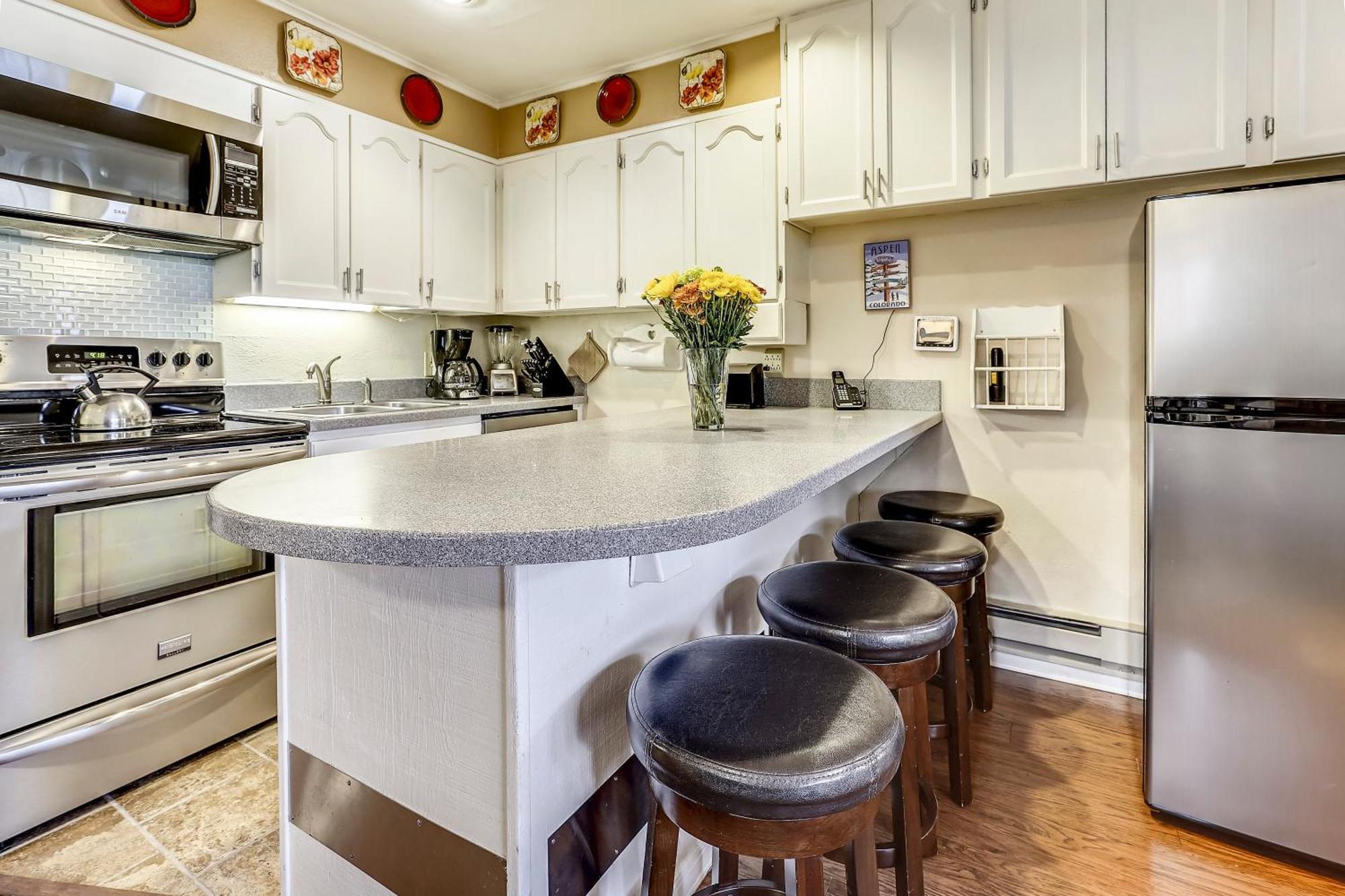 Core - Steps To Slopes & Dining Apartment Aspen