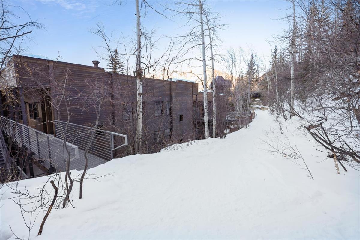 Stunning In-ski Out With Pool & Hot Tub *