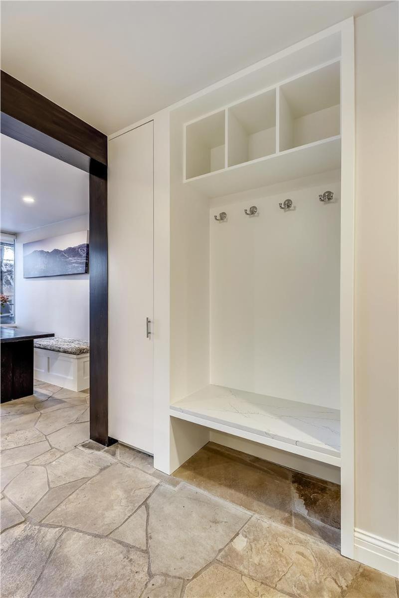 Stunning In-ski Out With Pool & Hot Tub * Aspen
