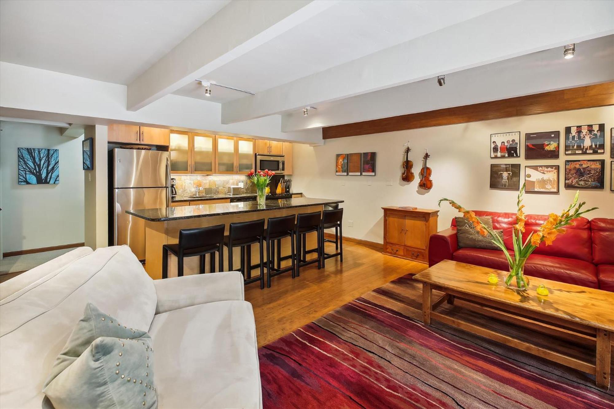 Apartment Beautiful Deluxe In With Hot Tub