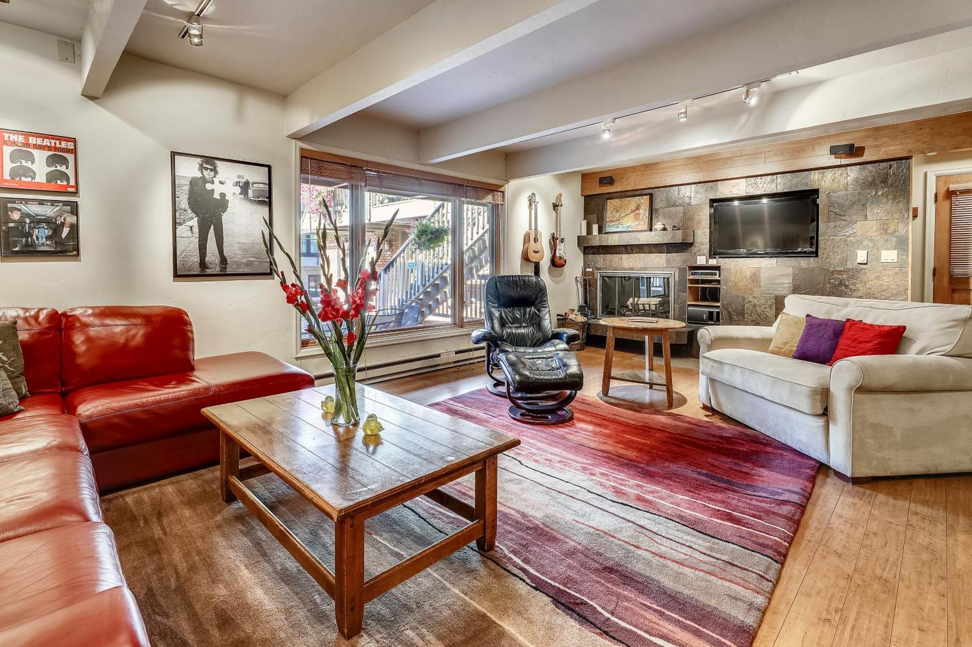 Apartment Beautiful Deluxe In With Hot Tub